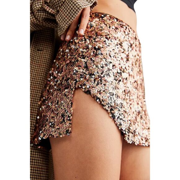 FREE PEOPLE Annalise Sequin Mini Skirt Rose Gold Short Sparkly size 4 small Slit - Picture 9 of 16